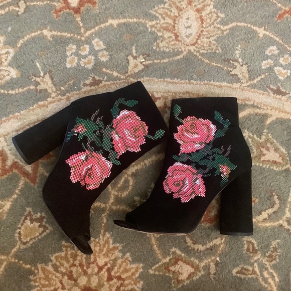 Donald J. Pliner Shoes - Donald J. Pliner Barri Rose Embellished Suede Booties